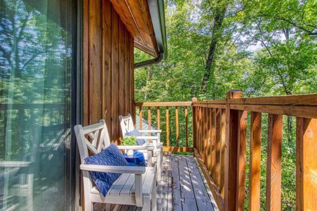The Family Stone Luxe Cabin Sleeps 12 Hot Tub Dogfriendly Dollywood Пиджен-Фордж Экстерьер фото