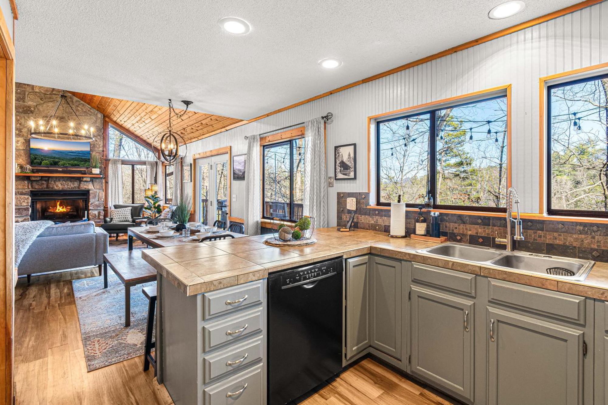 The Family Stone Luxe Cabin Sleeps 12 Hot Tub Dogfriendly Dollywood Пиджен-Фордж Экстерьер фото