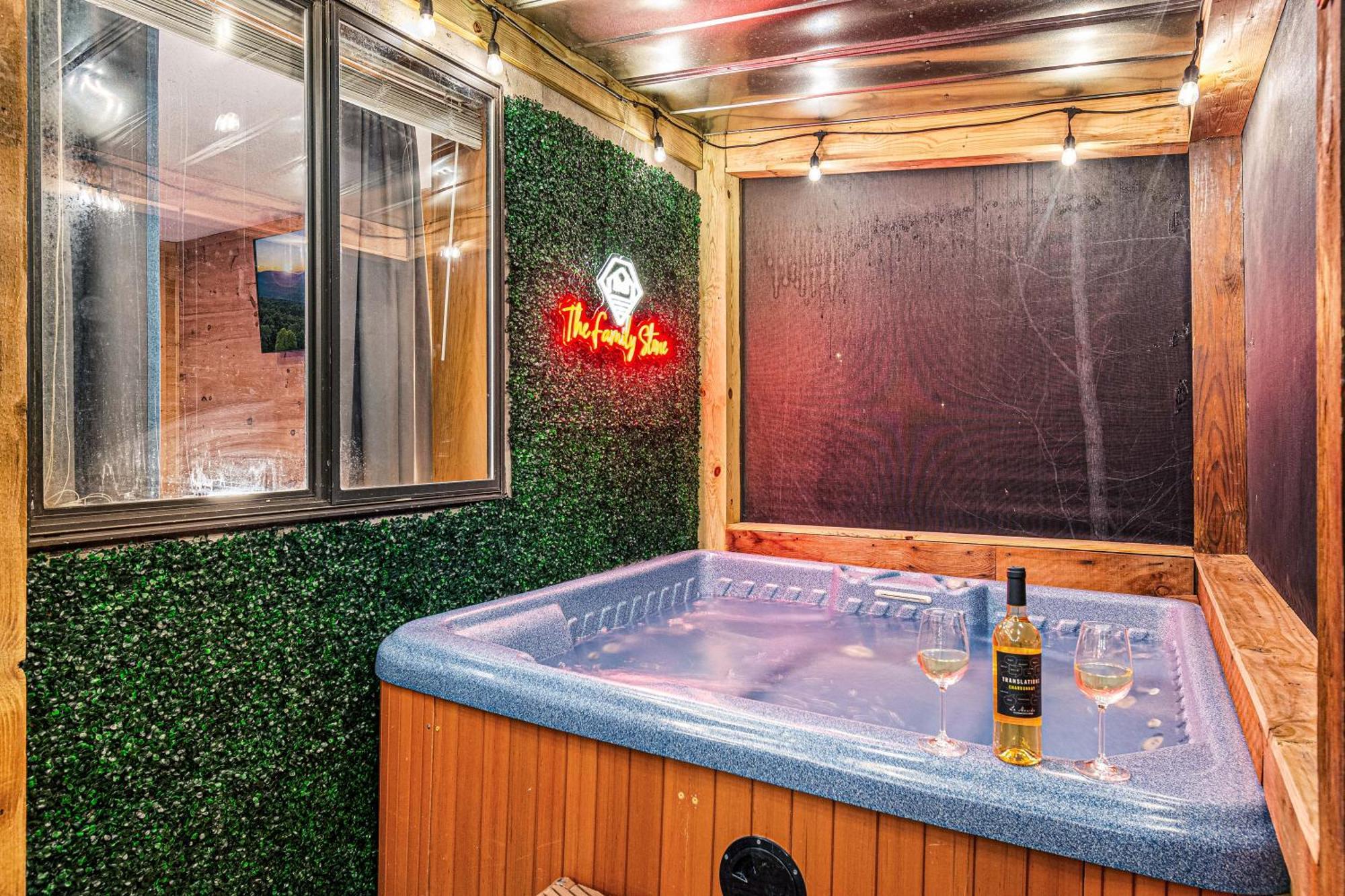 The Family Stone Luxe Cabin Sleeps 12 Hot Tub Dogfriendly Dollywood Пиджен-Фордж Экстерьер фото